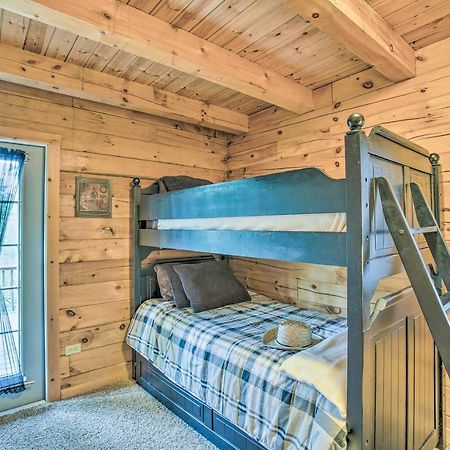Resort Cabin With Fire Pit Golf, Hike And Play! Rothbury 외부 사진
