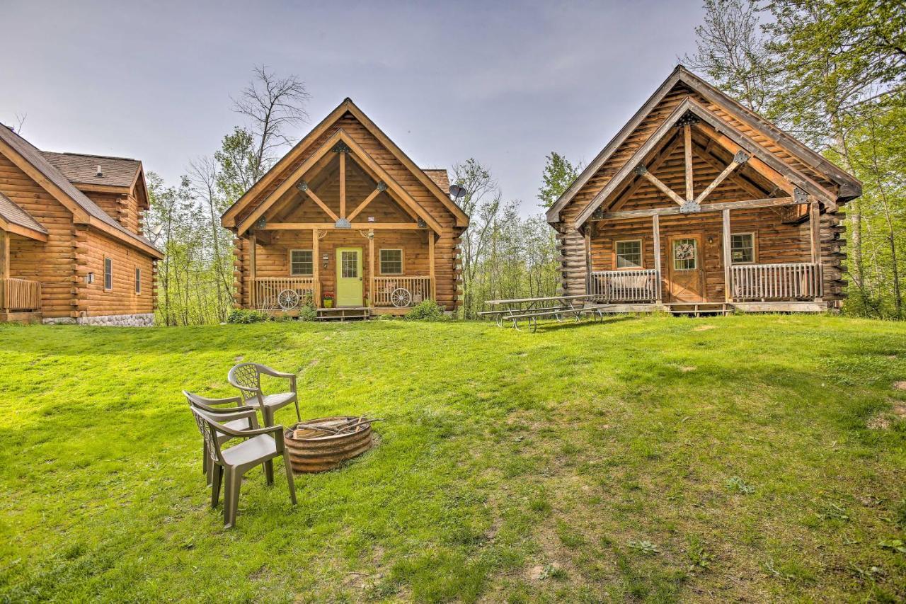 Resort Cabin With Fire Pit Golf, Hike And Play! Rothbury 외부 사진