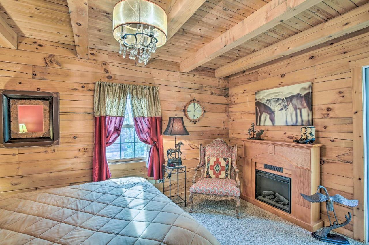 Resort Cabin With Fire Pit Golf, Hike And Play! Rothbury 외부 사진