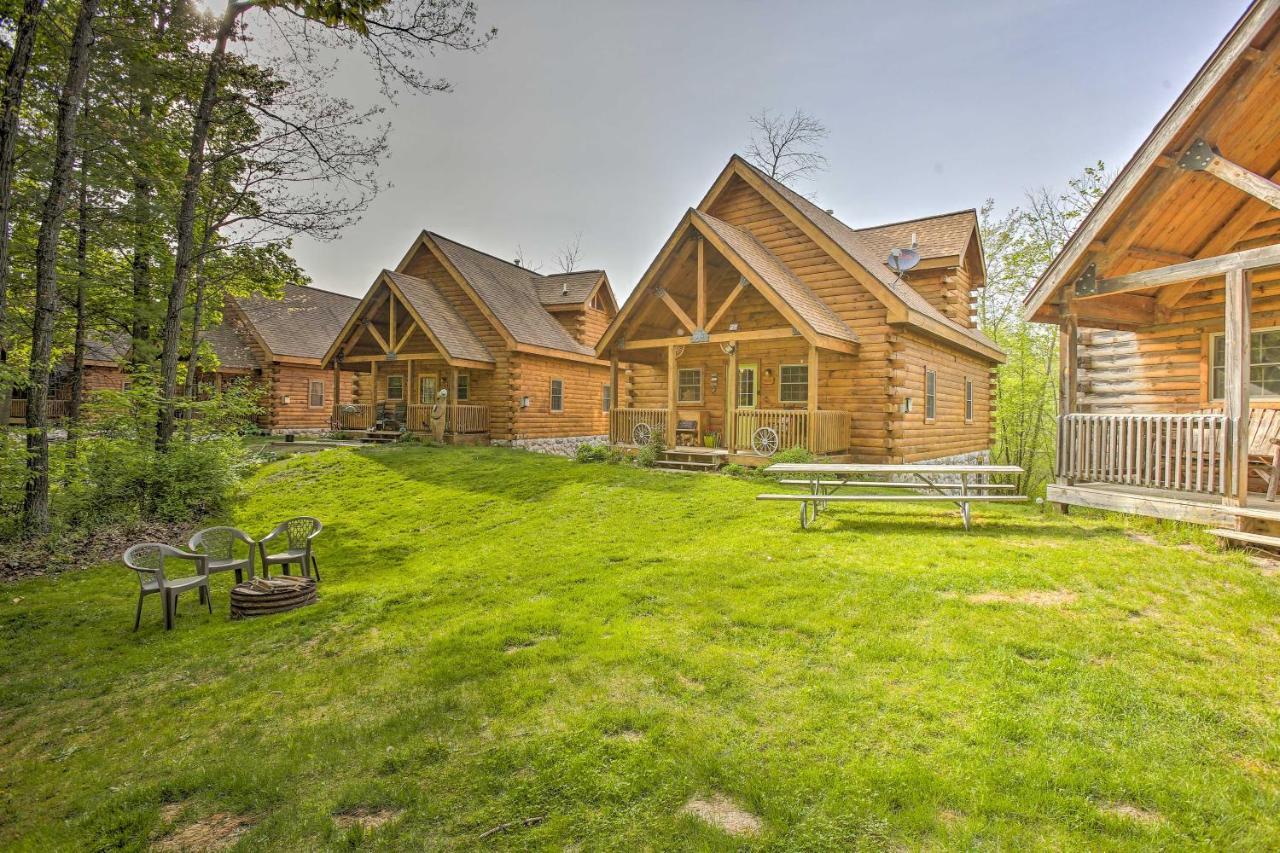 Resort Cabin With Fire Pit Golf, Hike And Play! Rothbury 외부 사진