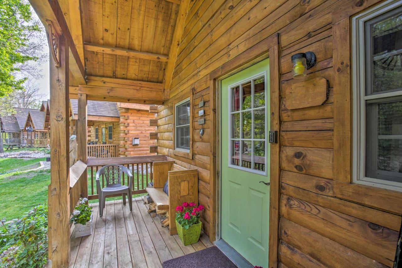 Resort Cabin With Fire Pit Golf, Hike And Play! Rothbury 외부 사진