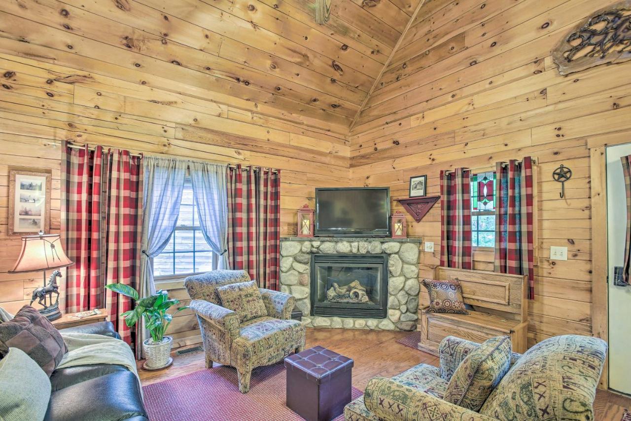 Resort Cabin With Fire Pit Golf, Hike And Play! Rothbury 외부 사진