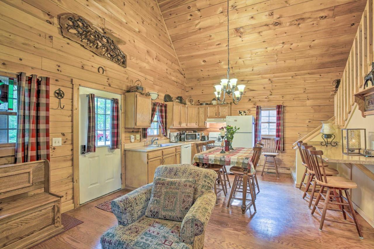 Resort Cabin With Fire Pit Golf, Hike And Play! Rothbury 외부 사진
